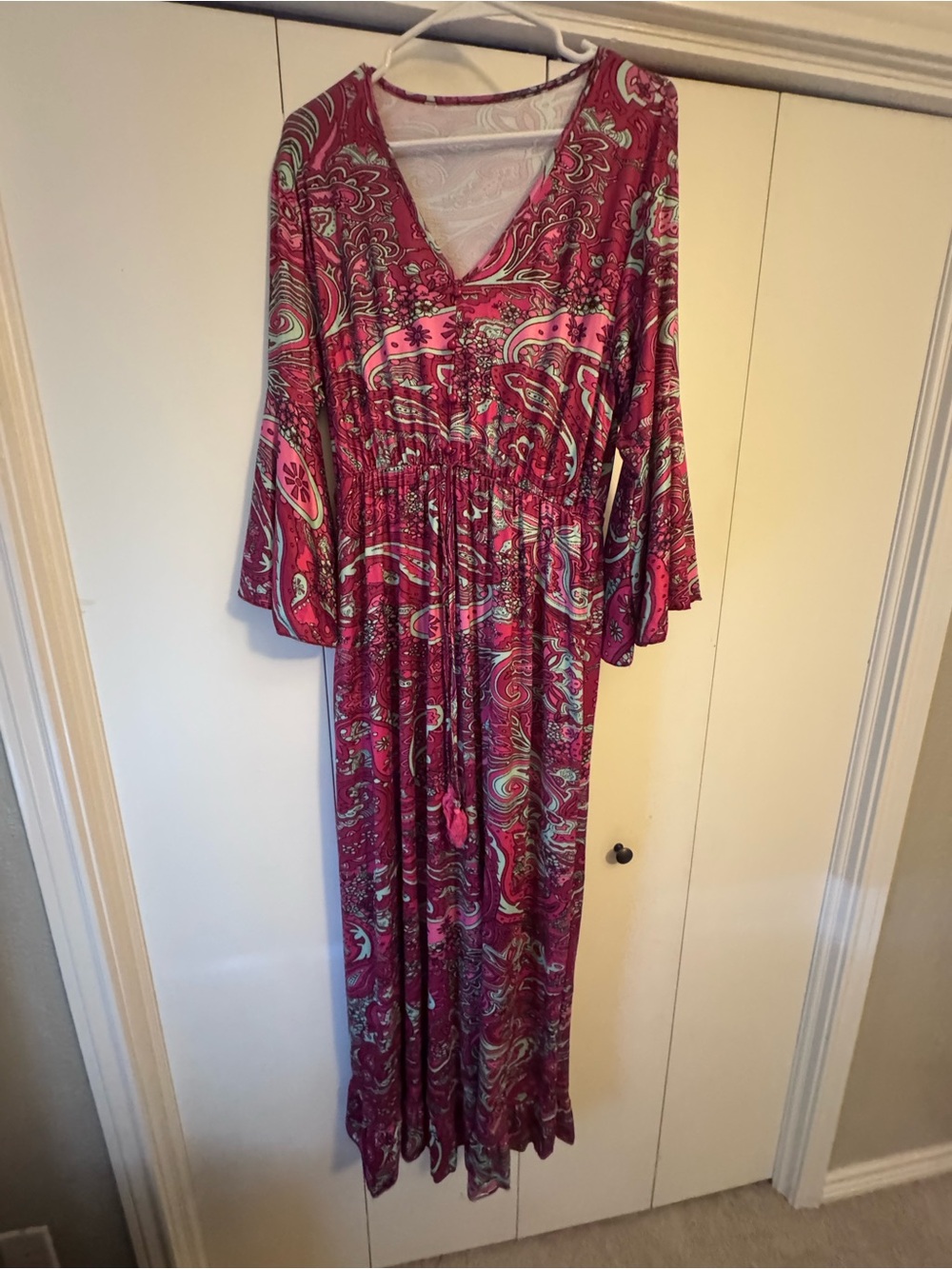 Women's Pink Paisley V-Neck Maxi Dress